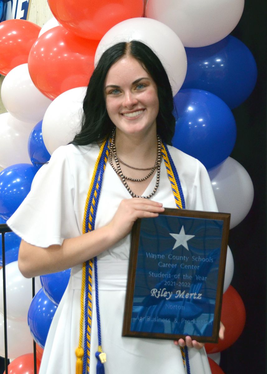 Riley Mertz 22 WCSCC SOY Career Center Co-Student of the Year Riley Mertz, an AgriBusiness & Production student from Norton.
